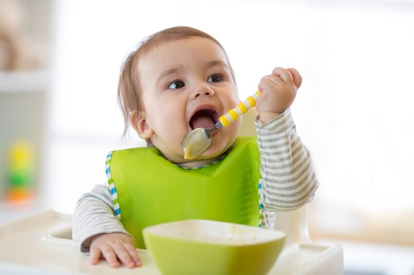 L'alimentation de votre bébé de 4 mois