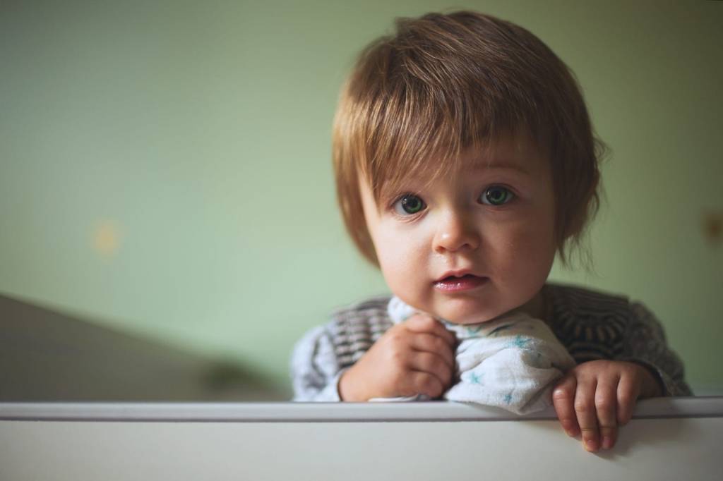 portrait d'un bébé de 13 mois